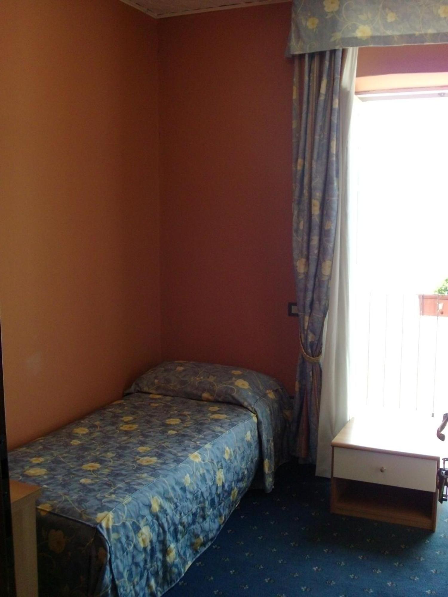 Hotel Beata Giovannina Вербания Екстериор снимка