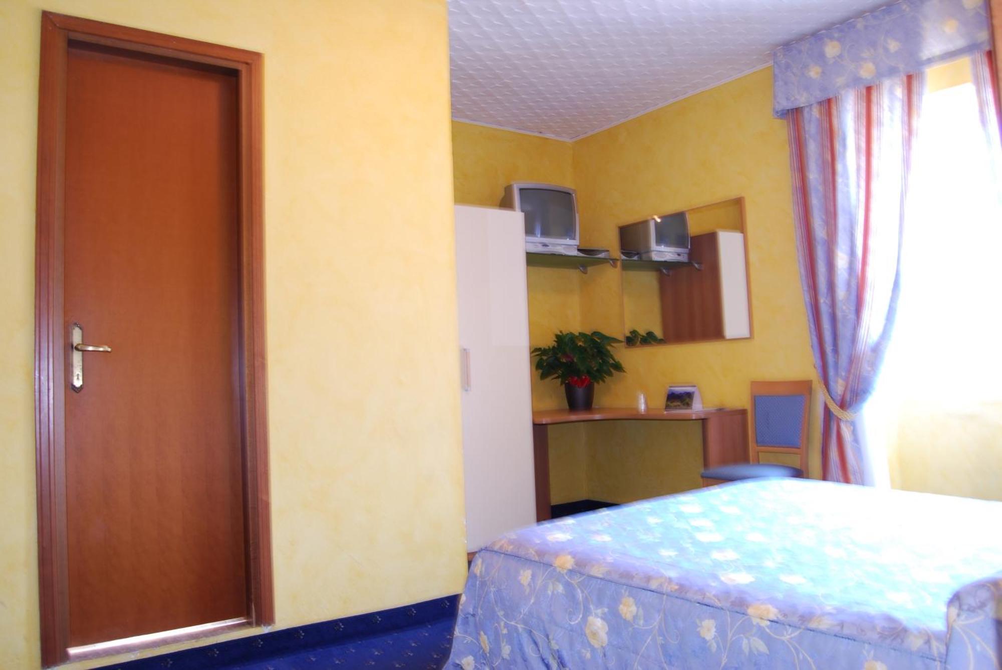 Hotel Beata Giovannina Вербания Екстериор снимка