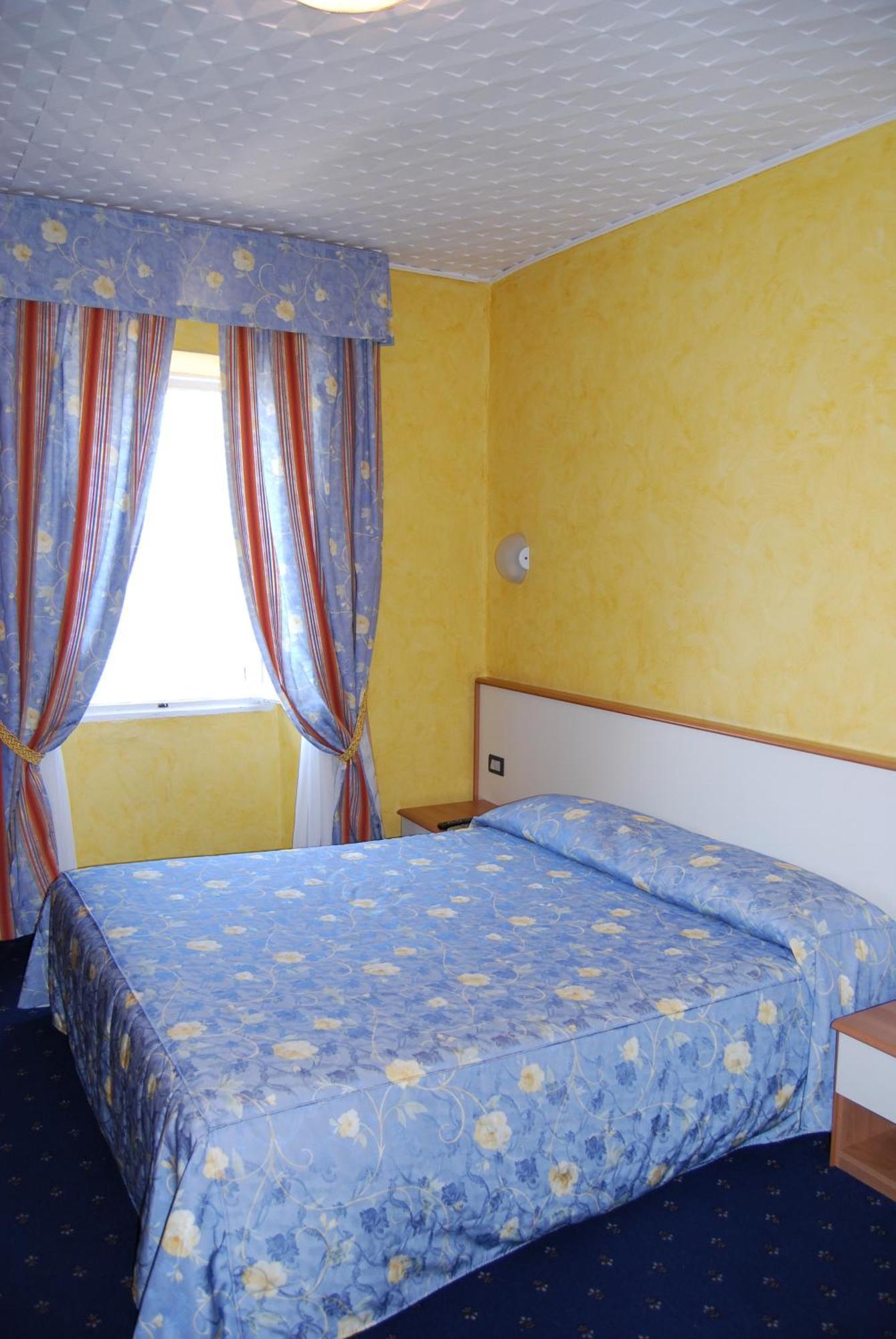 Hotel Beata Giovannina Вербания Екстериор снимка
